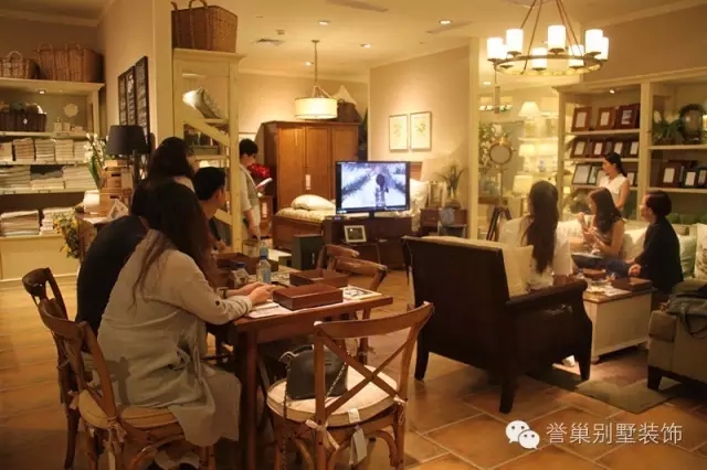 设计师观看harbor house life 纪录片效果图