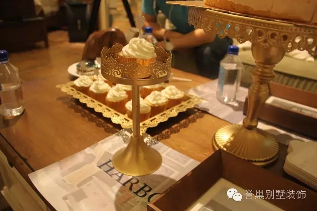 别墅餐桌甜品效果图