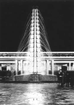 图片3.png 展览会设计的高逾50英尺的喷泉图片