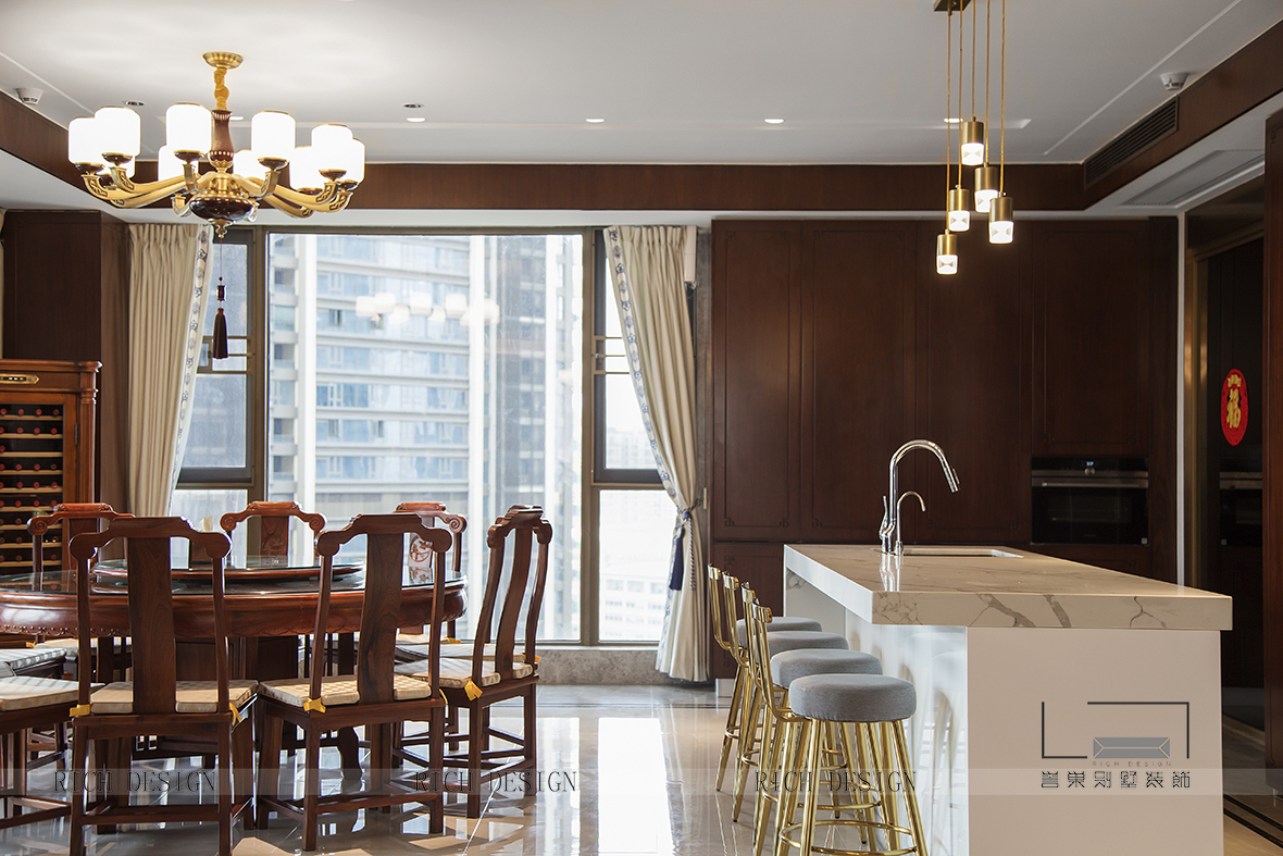 餐厅2.jpg 餐厅2.jpg