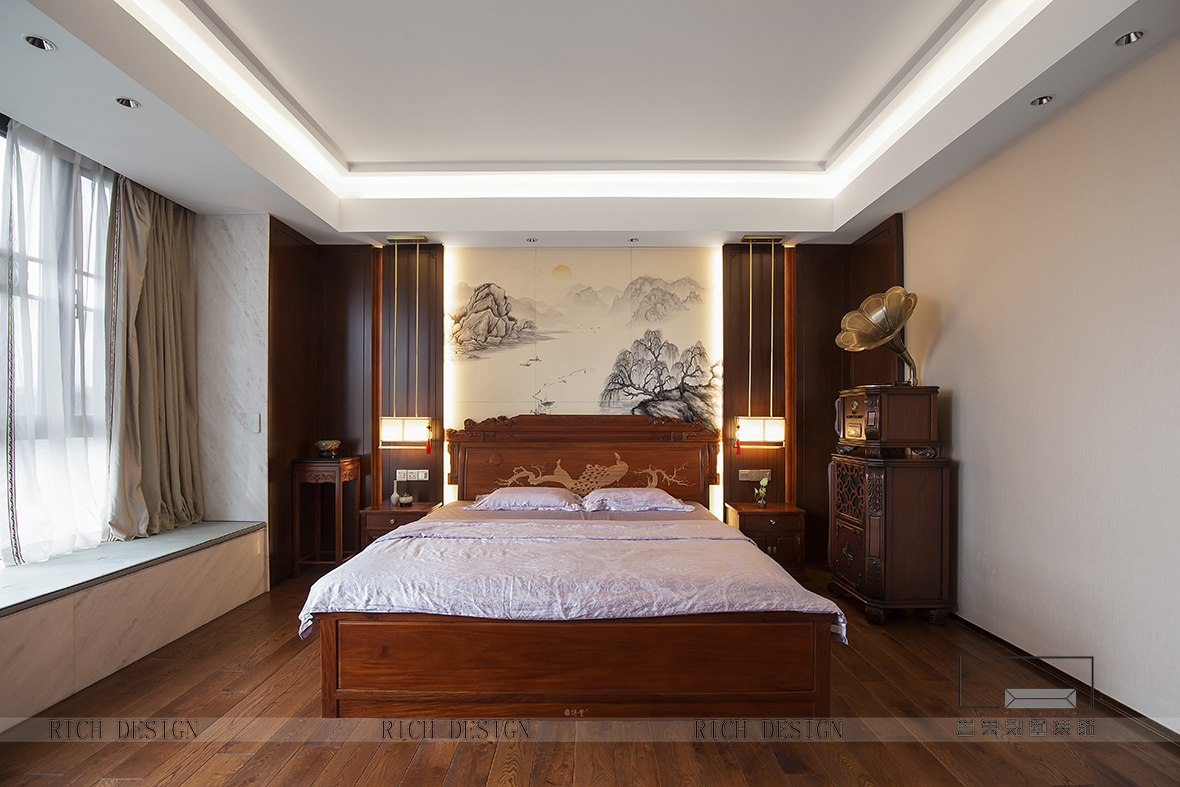 主卧.jpg 主卧.jpg